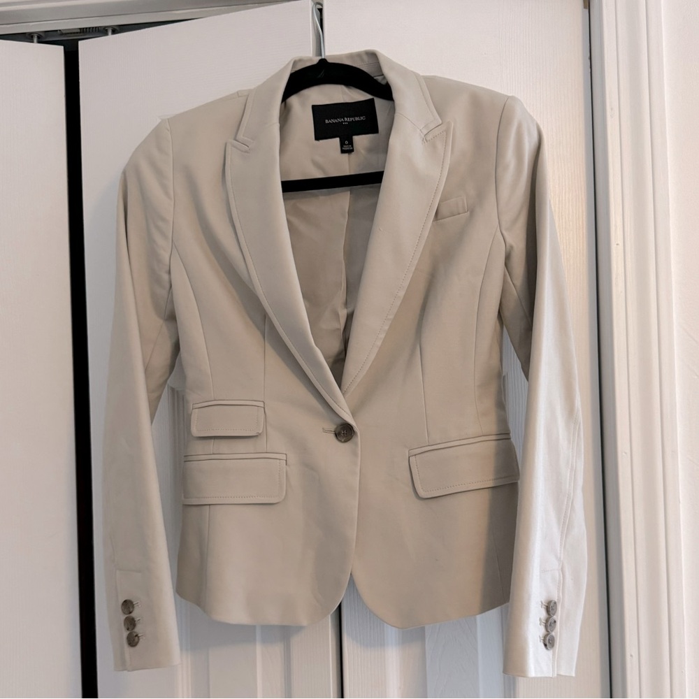 Banana Republic Tan Blazer, like new.